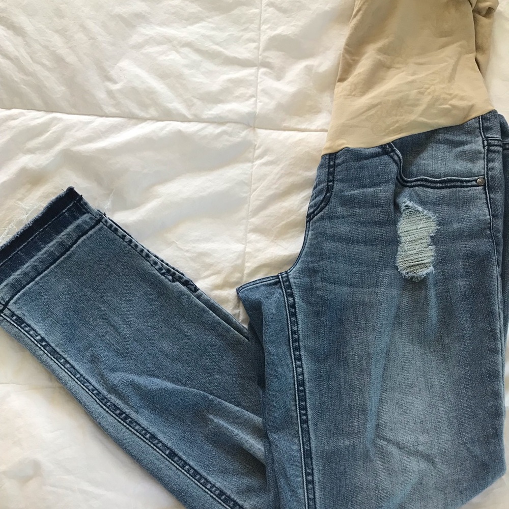 🤰🏼Maternity Jeans- by Jessica Simpson 🤰🏼